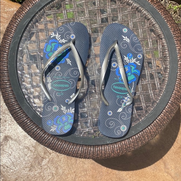 Havaianas Blue and Silver Floral Flip Flops - Picture 1 of 4